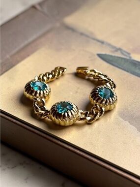 Signed Jomaz Vintage 60s Gold Tone Blue Faceted Glass Bracelet Joseph Mazer Bros